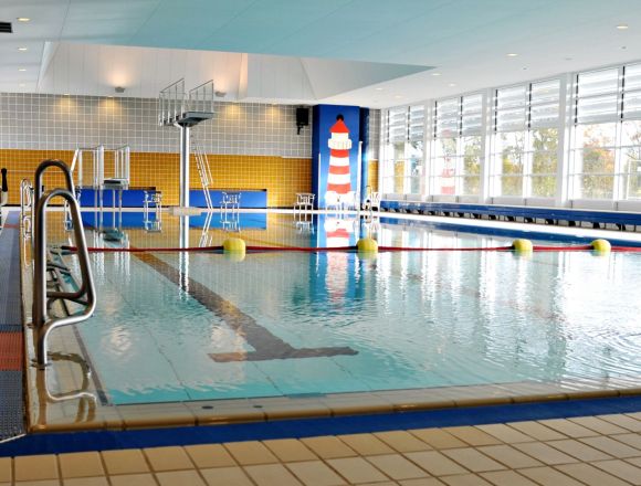 Innenansicht des Hallenbades in Garrel