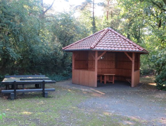 Schutzhütte am Griesen Stein in Staatsforsten